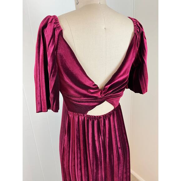 ASOS Burgundy Wine Velvet Maxi Dress 4 Empire Waist Pleated Twist Cutout Back - Picture 8 of 16